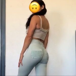 Cute Booty Lounge leggings.